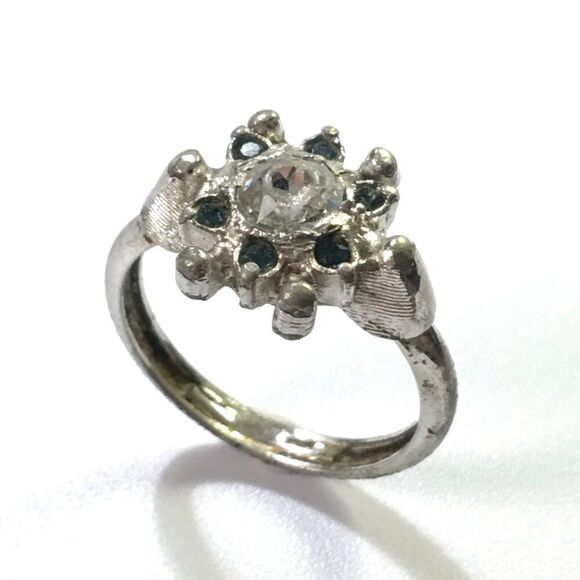 Vintage Avon Ring Size 7.5 Starsong Silver Tone Starburst Blue Rhinestones 1970s - Picture 1 of 15